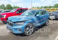 2024 Volvo XC40 фото