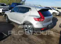 2024 Volvo XC40 фото