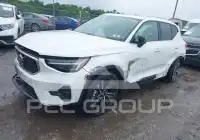 2024 Volvo XC40 фото