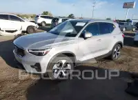 2024 Volvo XC40 фото