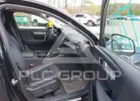 2024 Volvo XC40 фото