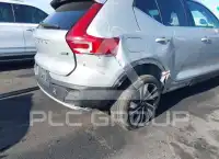 2024 Volvo XC40 фото