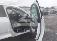 2024 Volvo XC40 фото