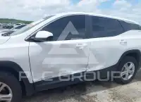 2024 GMC TERRAIN photo
