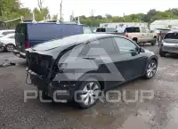 2024 Tesla Model Y фото