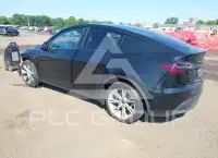 2024 Tesla Model Y фото