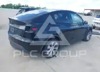 2024 Tesla Model Y фото