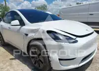 2024 Tesla Model Y фото