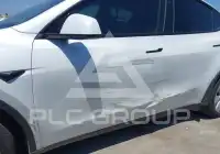 2024 Tesla Model Y фото