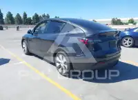 2024 Tesla Model Y фото
