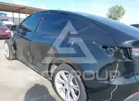 2024 Tesla Model Y фото