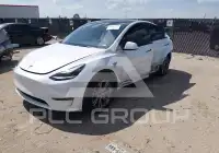 2024 Tesla Model Y фото