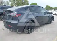 2024 Tesla Model Y фото