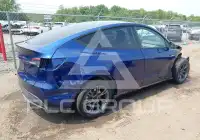 2024 Tesla Model Y фото