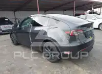 2024 Tesla Model Y фото