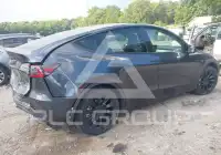 2024 Tesla Model Y фото