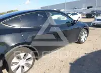 2024 Tesla Model Y фото