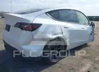 2024 Tesla Model Y фото