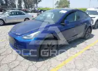 2024 Tesla Model Y фото