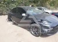 2024 Tesla Model Y фото