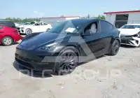 2024 Tesla Model Y фото