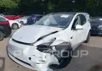 2024 Tesla Model Y фото