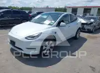 2024 Tesla Model Y фото