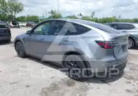 2024 Tesla Model Y фото