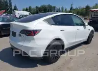 2024 Tesla Model Y фото