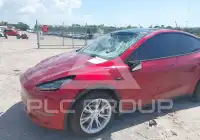 2024 Tesla Model Y фото