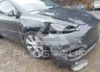 2024 Tesla Model Y фото