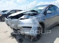 2024 Tesla Model Y фото