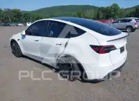 2024 Tesla Model Y фото