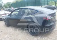 2024 Tesla Model Y фото