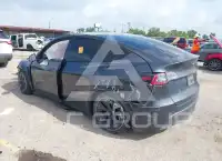 2024 Tesla Model Y фото