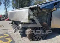 2024 Tesla Cybertruck фото