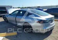 2024 Tesla Model S фото