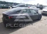 2024 Tesla Model 3 фото