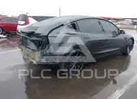 2024 Tesla Model 3 фото