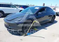 2024 Tesla Model 3 фото