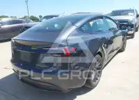 2024 Tesla Model 3 фото
