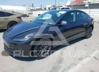 2024 Tesla Model 3 фото