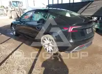 2024 Tesla Model 3 фото