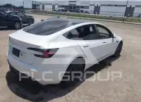 2024 Tesla Model 3 фото