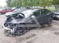 2024 Tesla Model 3 фото