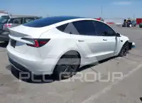 2024 Tesla Model 3 фото
