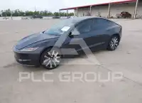 2024 Tesla Model 3 фото