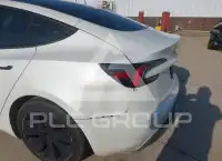 2024 Tesla Model 3 фото