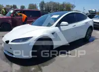 2024 Tesla Model 3 фото