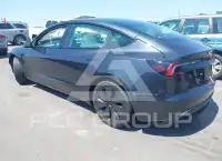2024 Tesla Model 3 фото